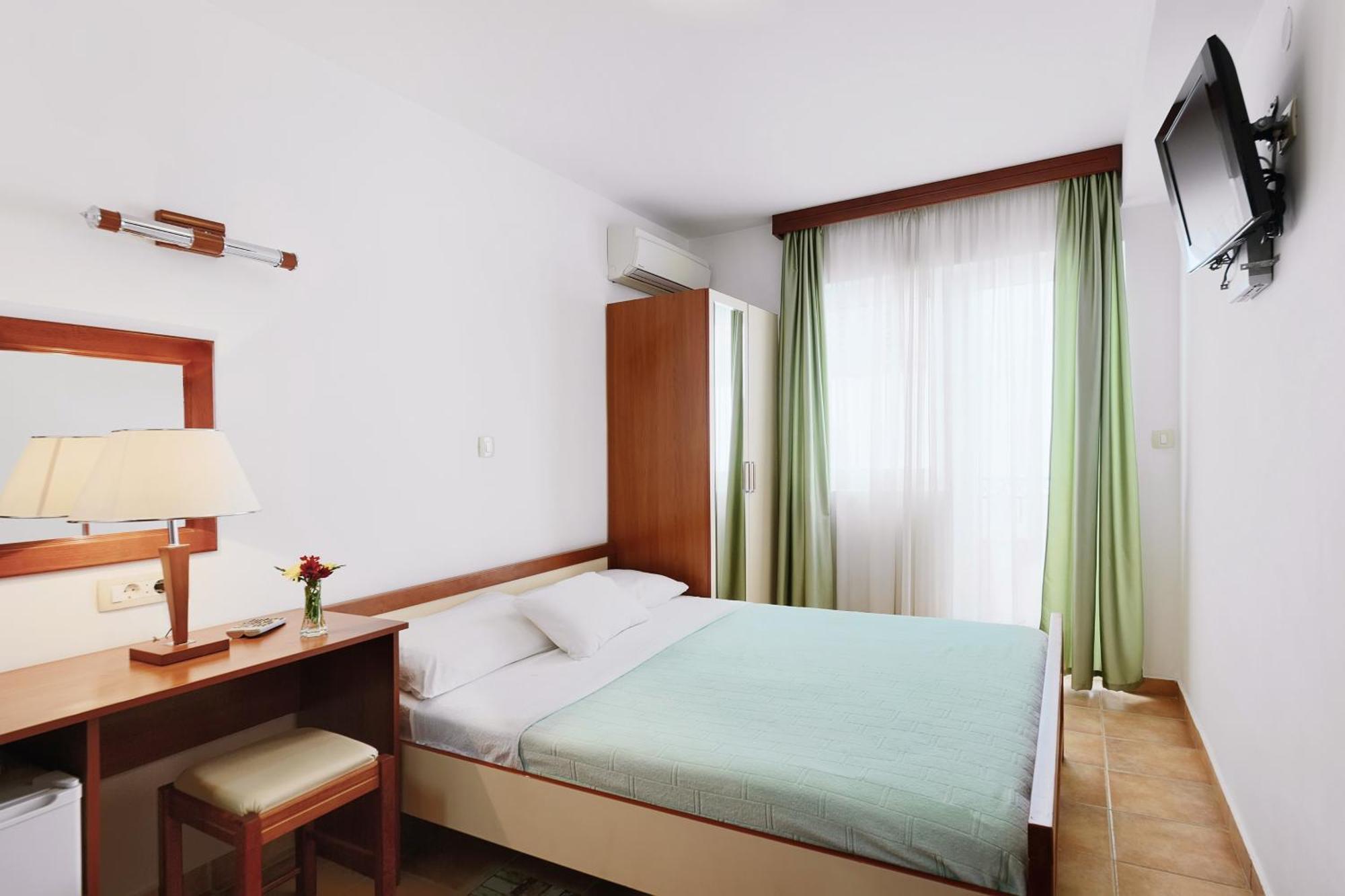 Apartments Ivona Будва Стая снимка