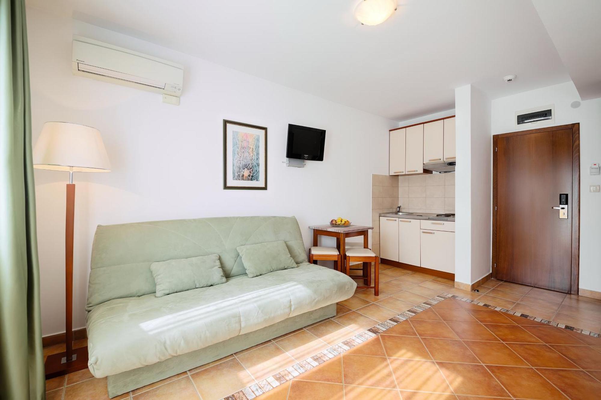 Apartments Ivona Будва Стая снимка