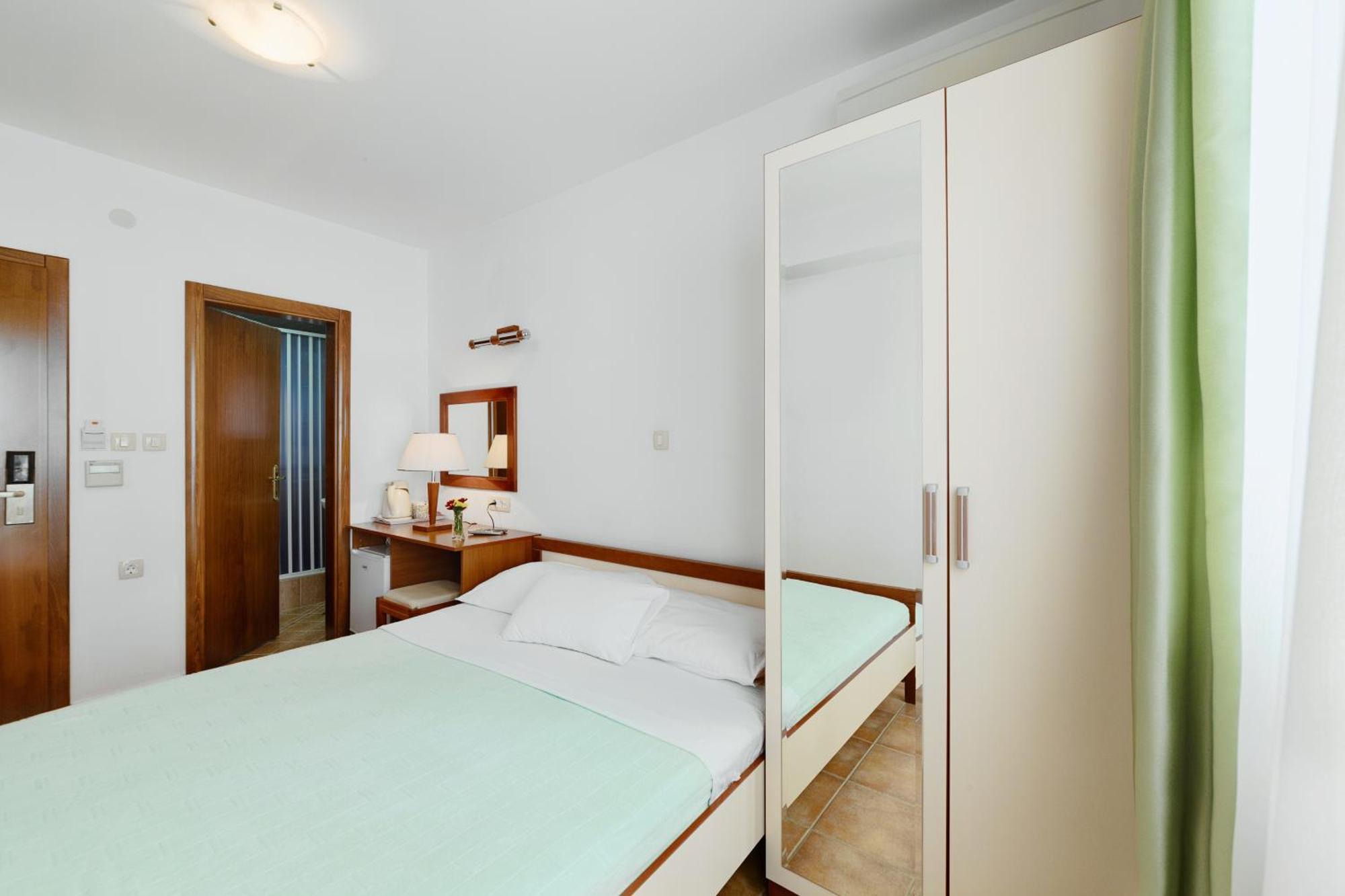 Apartments Ivona Будва Стая снимка