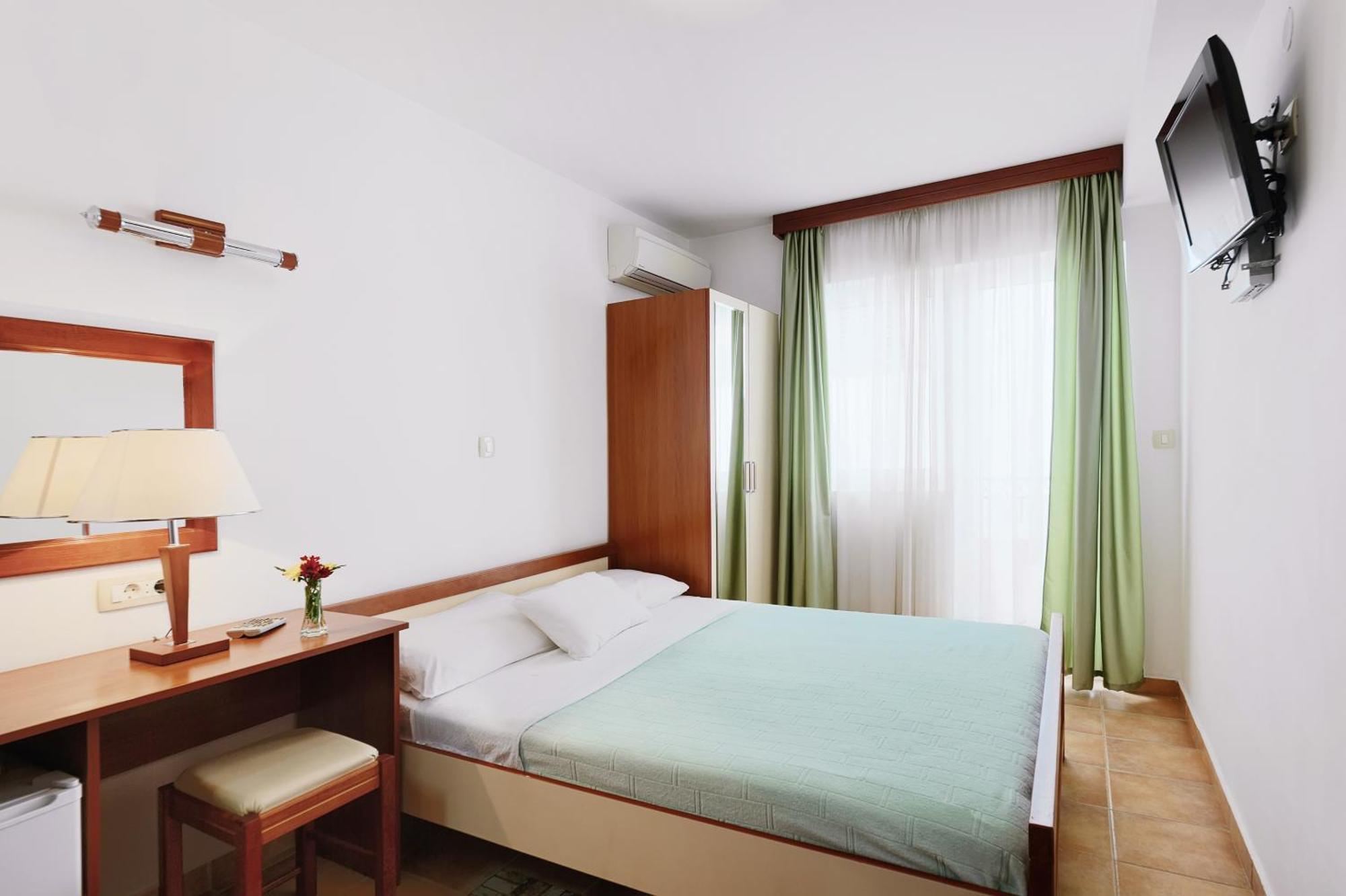 Apartments Ivona Будва Стая снимка