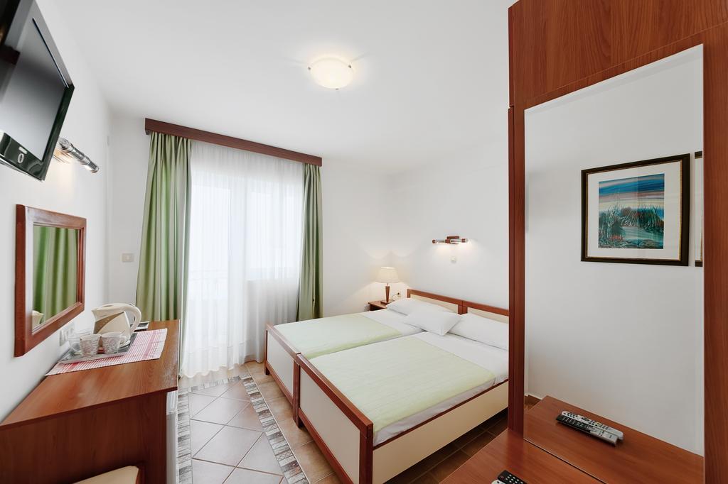 Apartments Ivona Будва Стая снимка